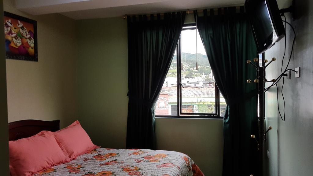 Hostal Los Lirios Loja Εξωτερικό φωτογραφία