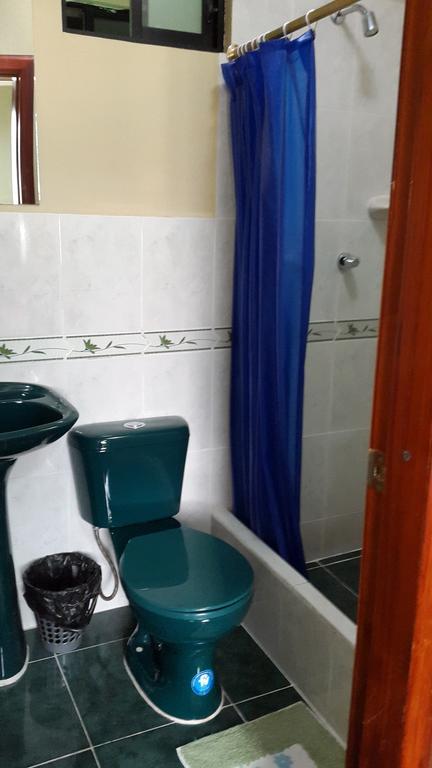 Hostal Los Lirios Loja Εξωτερικό φωτογραφία