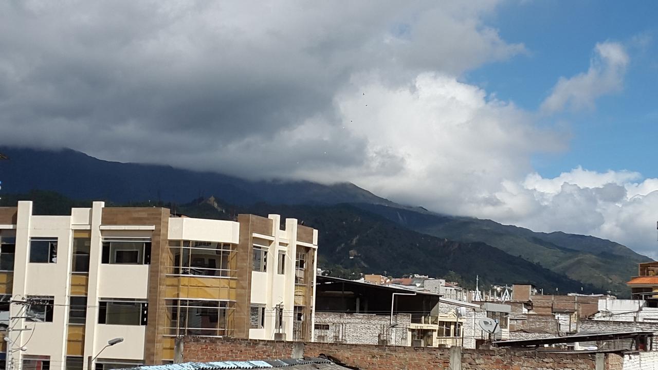 Hostal Los Lirios Loja Εξωτερικό φωτογραφία